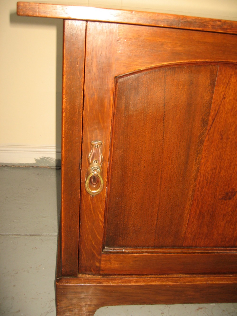 Oak Arts and Craft style  small cupboard View VII