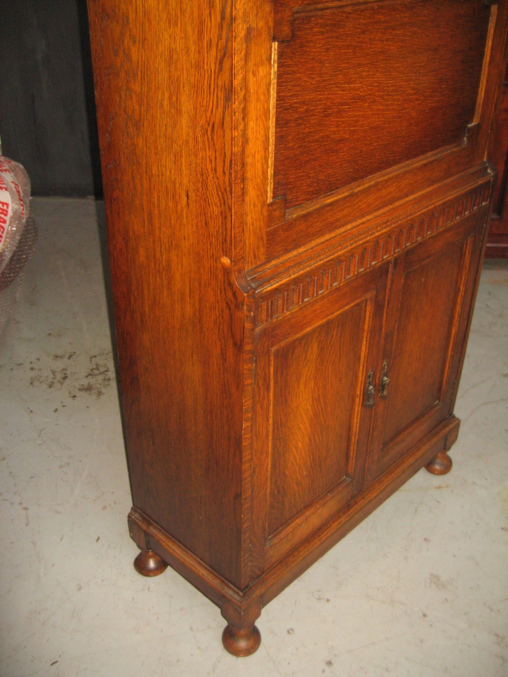 Oak bookcase and writing desk View IV