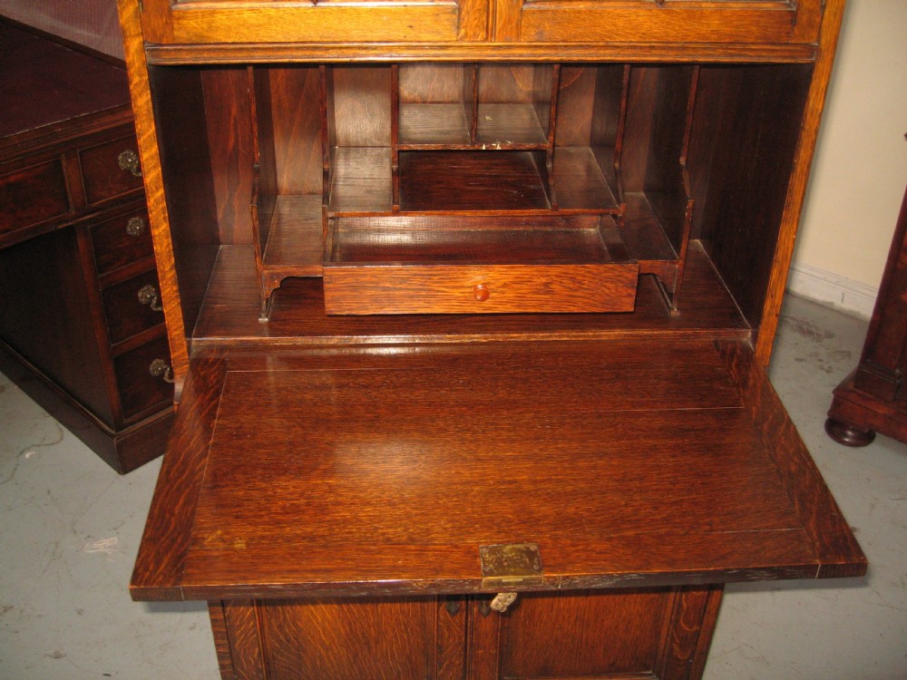 Oak bookcase and writing desk View V