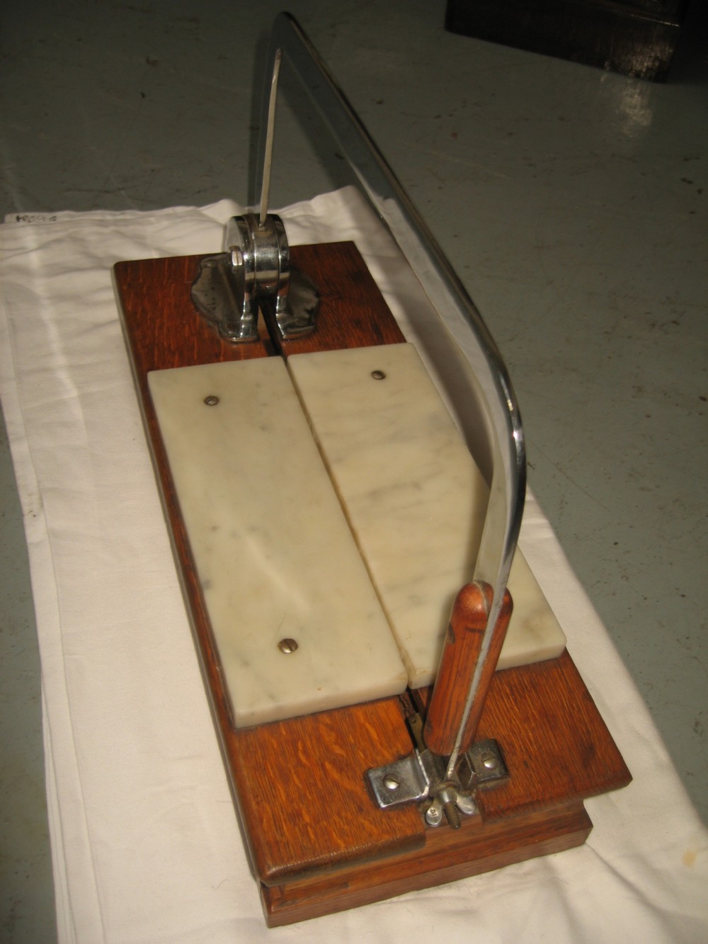 Edwardian  shop  cheese cutter View III