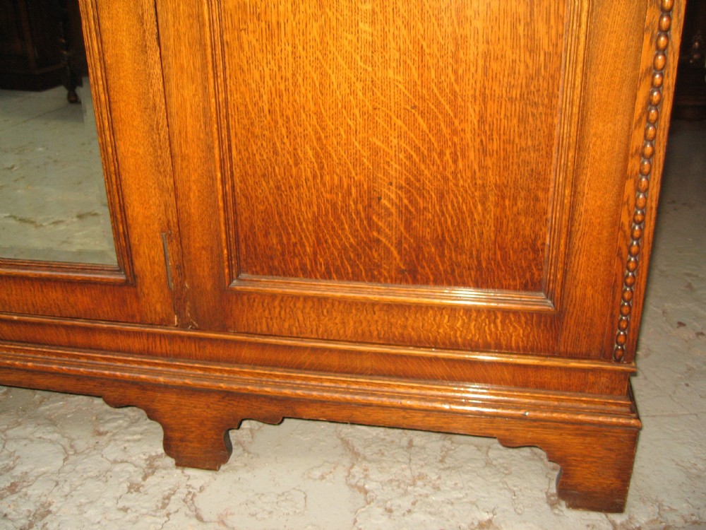 Large oak three door wardrobe View V