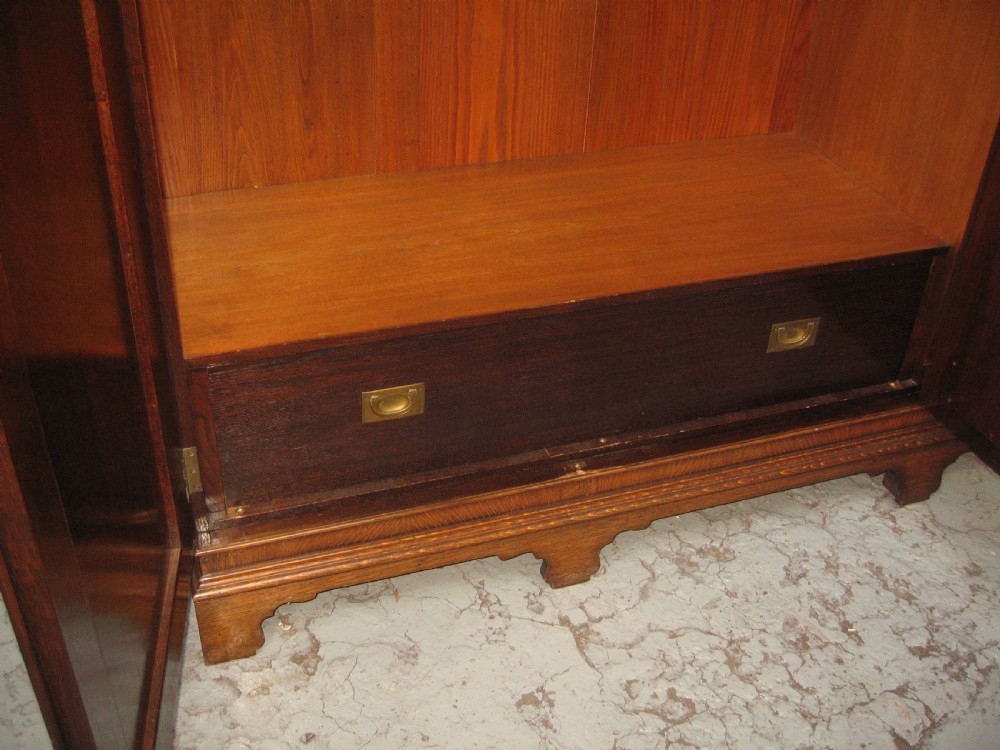 Large oak three door wardrobe View VI