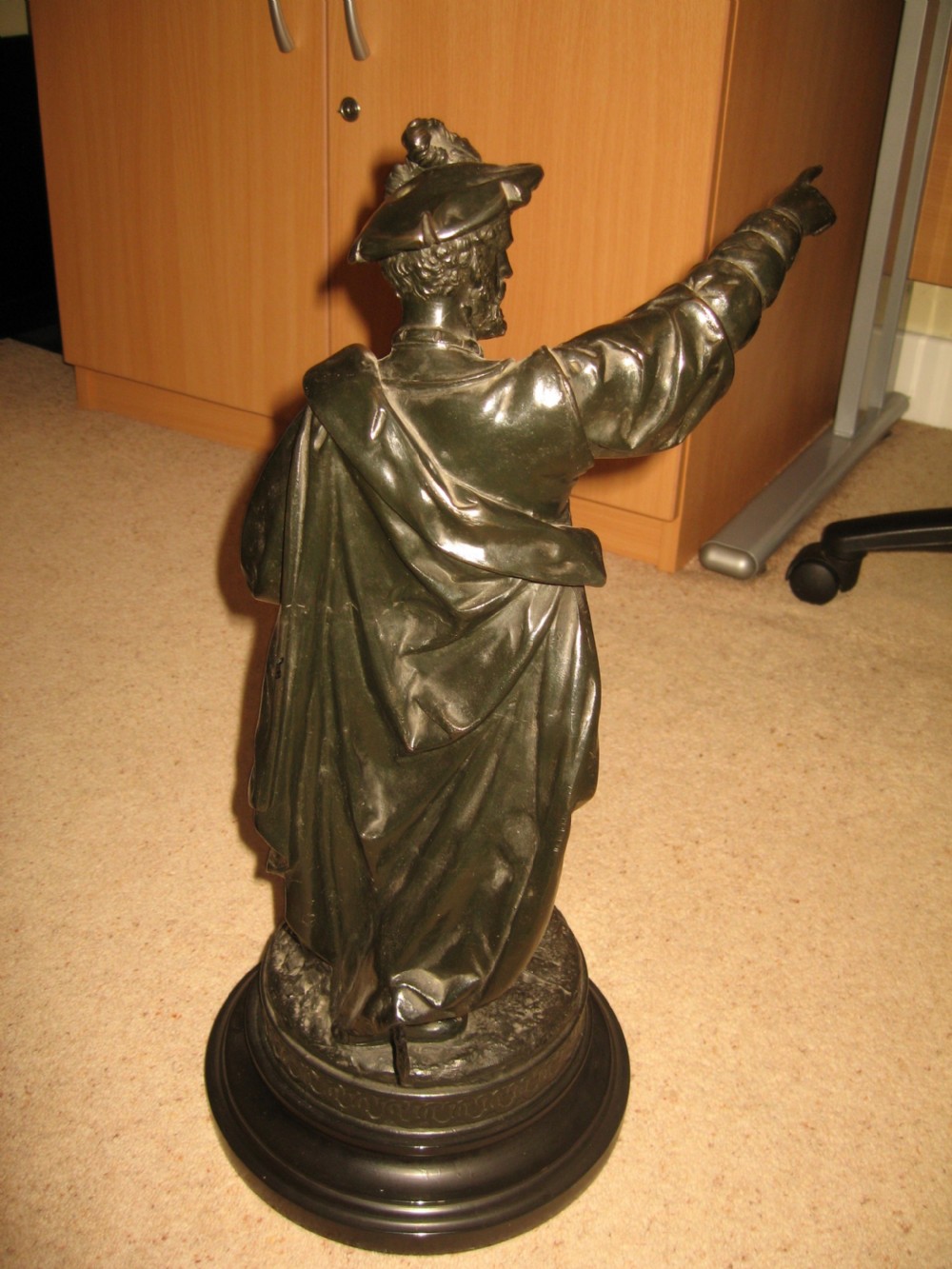 Pair of 19th century metal figures  soldiers View IV
