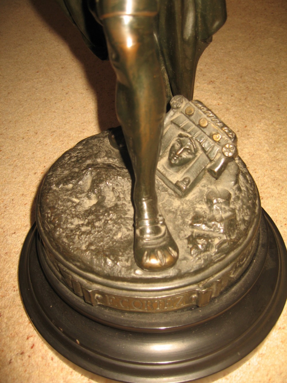 Pair of 19th century metal figures  soldiers View XI
