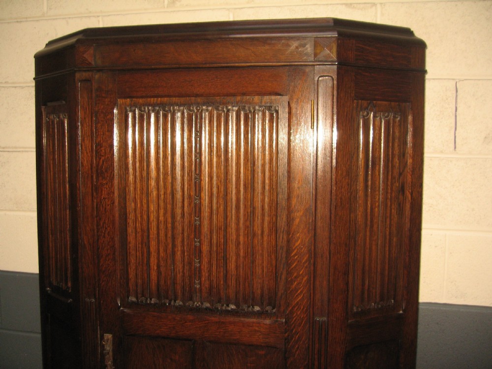 Oak hall wardrobe View IV