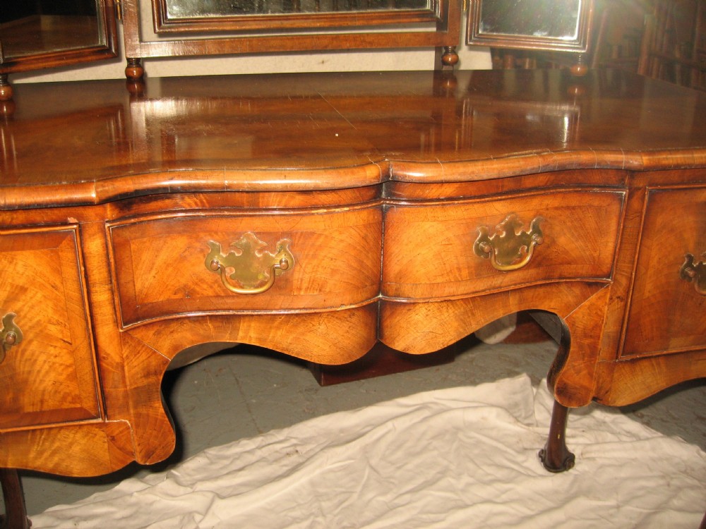 Burr walnut Queen anne style dressing table View IV