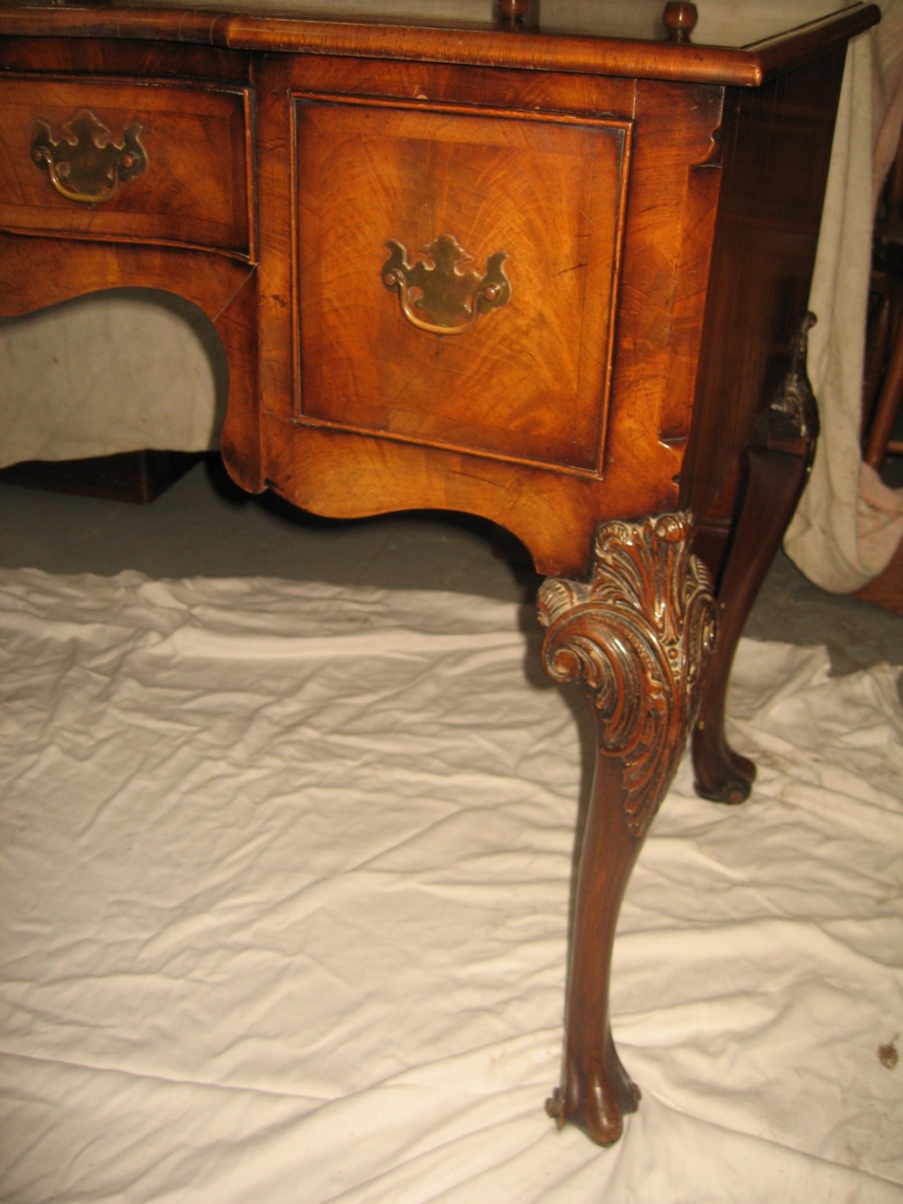 Burr walnut Queen anne style dressing table View V