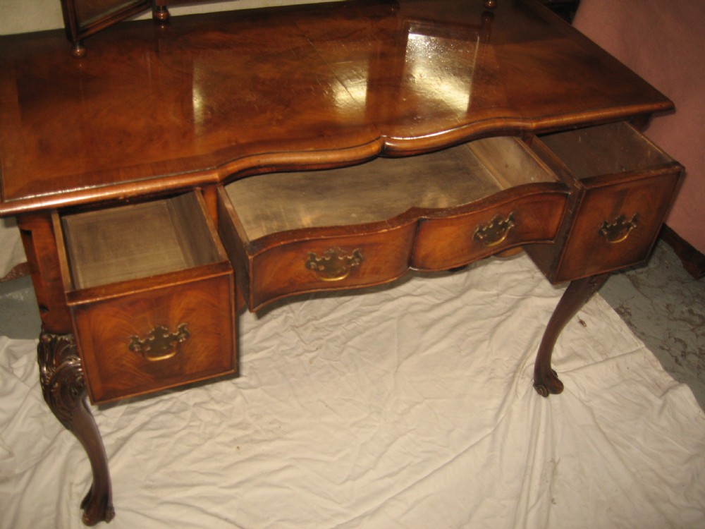 Burr walnut Queen anne style dressing table View VI