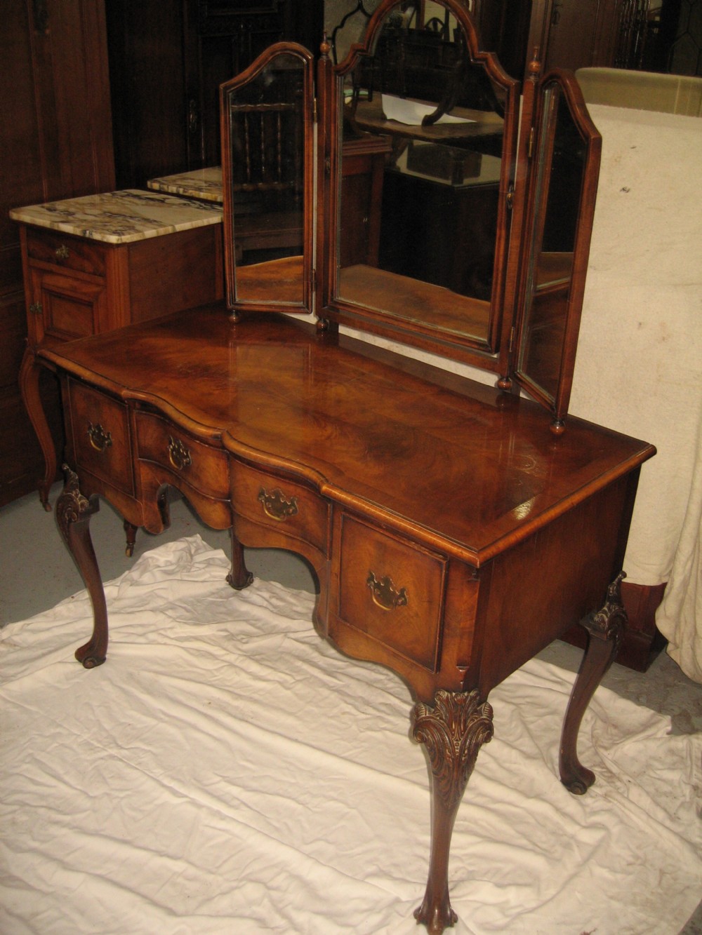 Burr walnut Queen anne style dressing table View IX