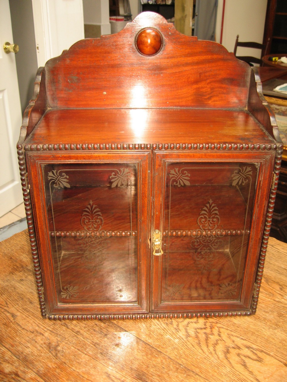 Small Victorian mahogany shelf or wall display cabinet