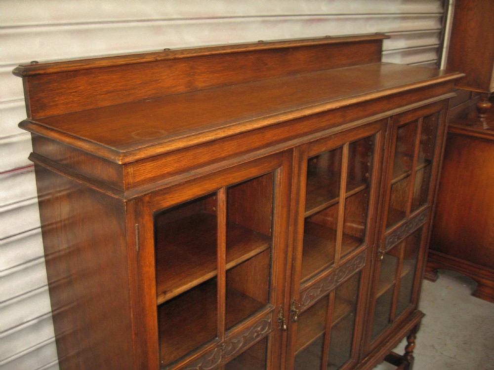 Oak three door  bookcase View V
