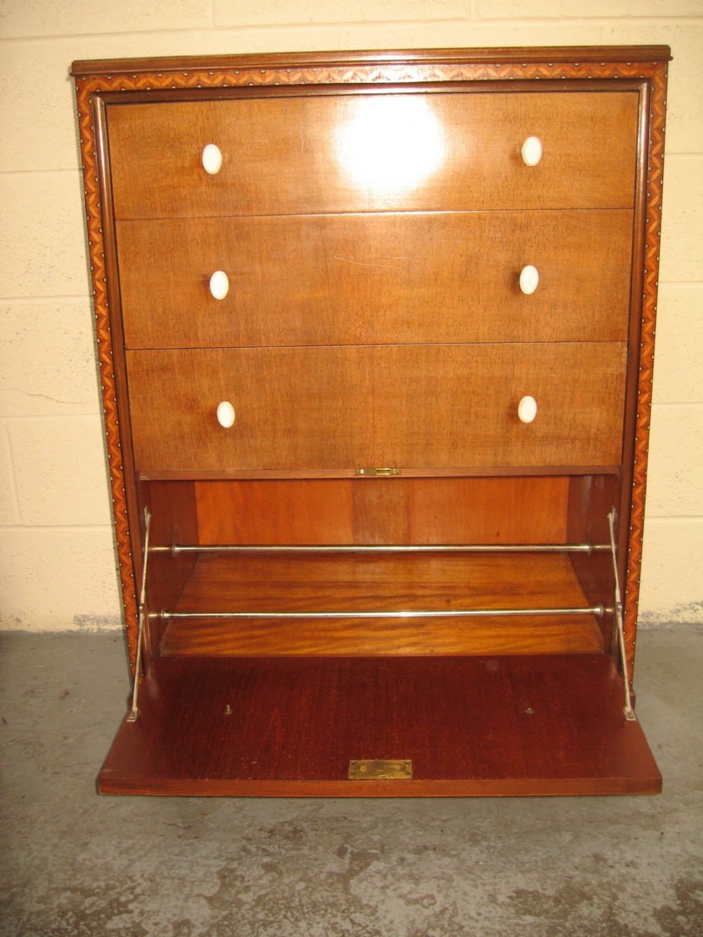 Art Deco period    chest and shoe storage View VIII