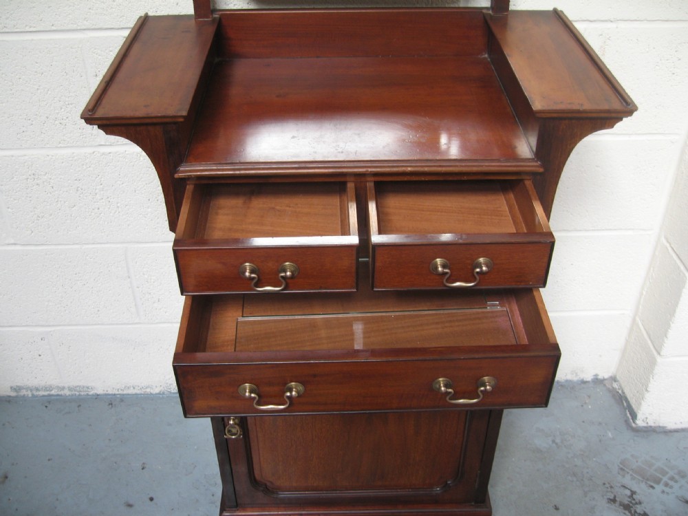 Slim  small size Edwardian  dressing table View IV