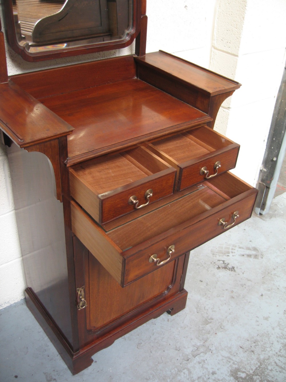 Slim  small size Edwardian  dressing table View VI