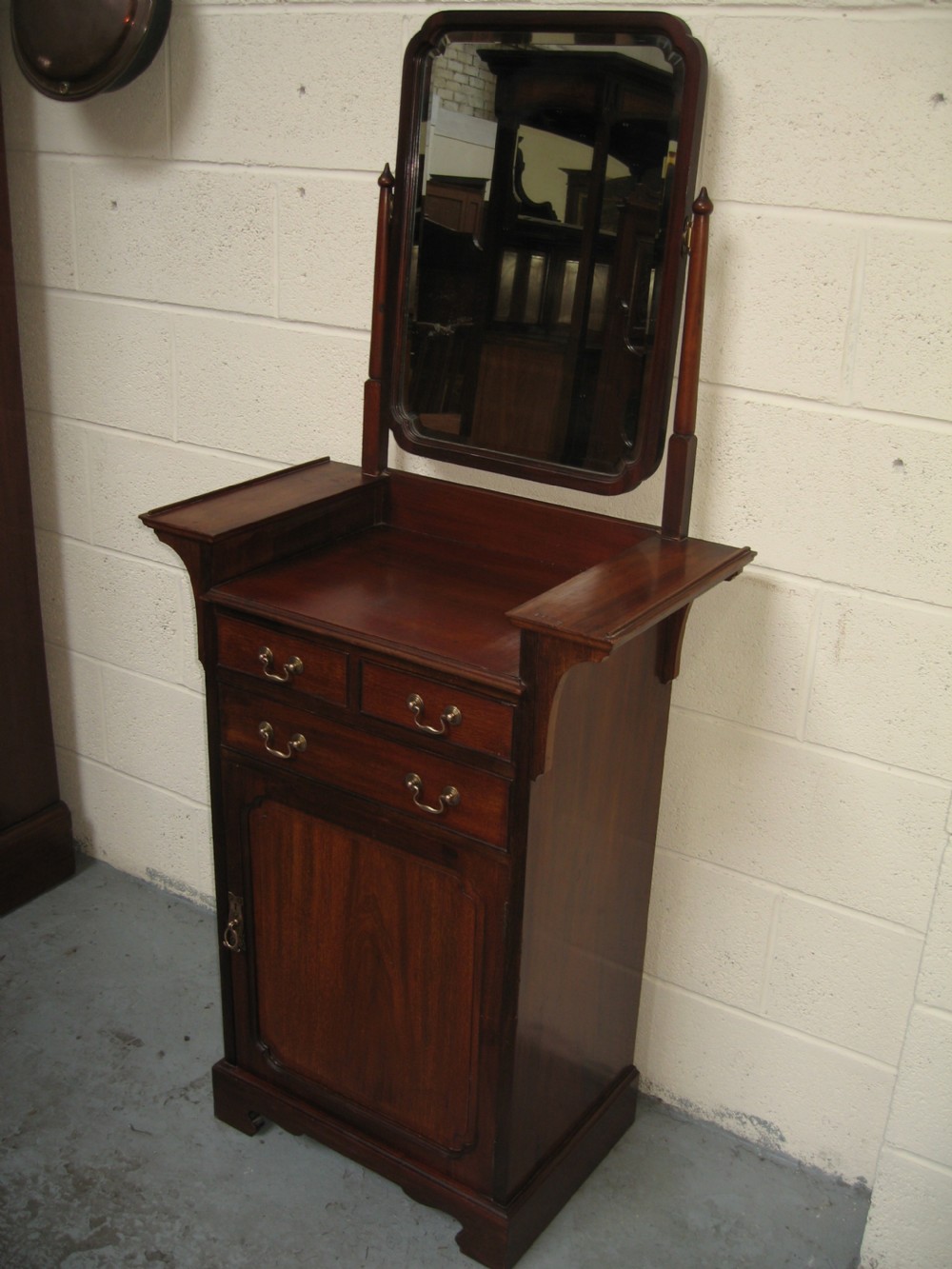 Slim  small size Edwardian  dressing table View VII