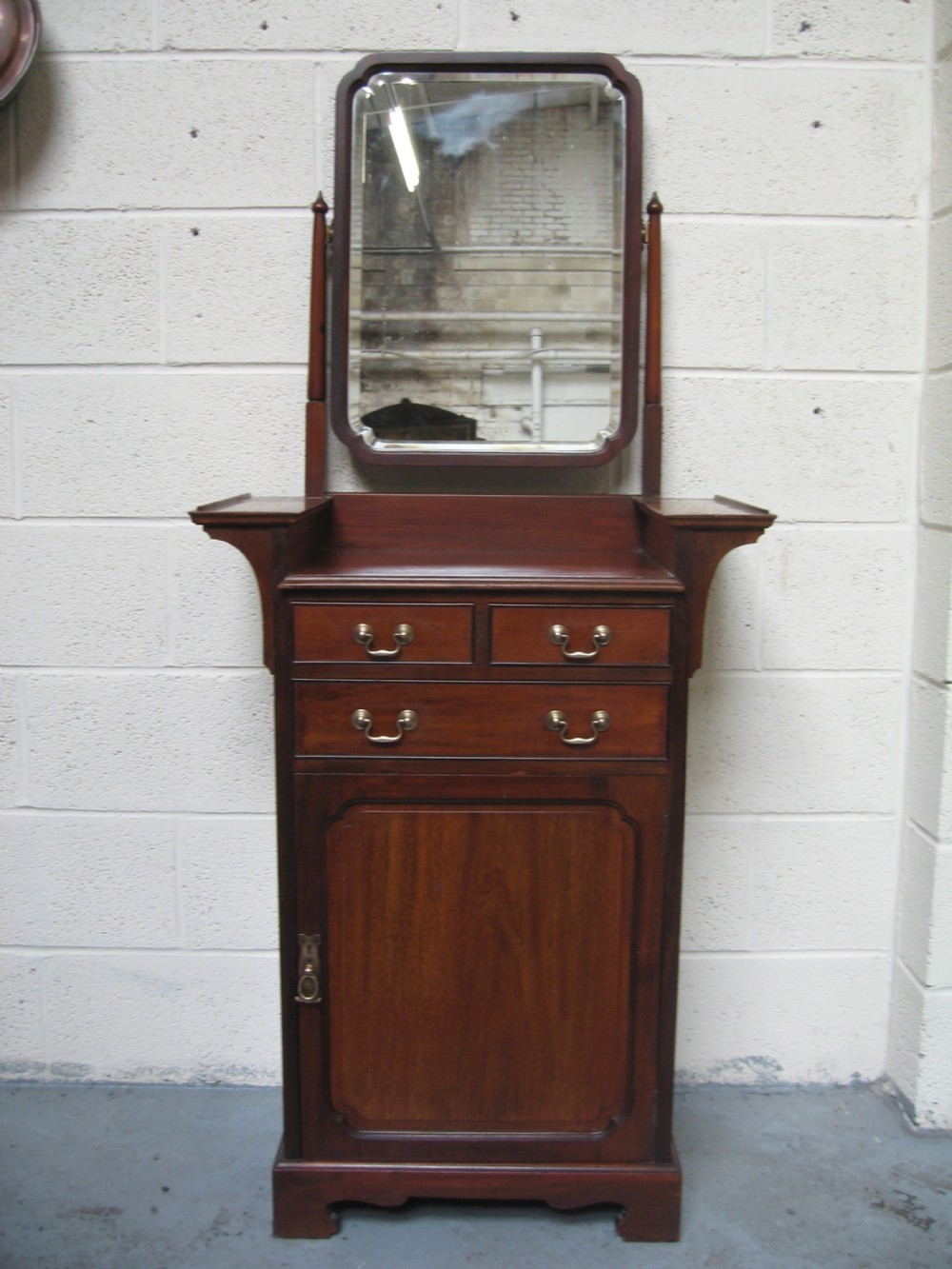 Slim  small size Edwardian  dressing table View VIII
