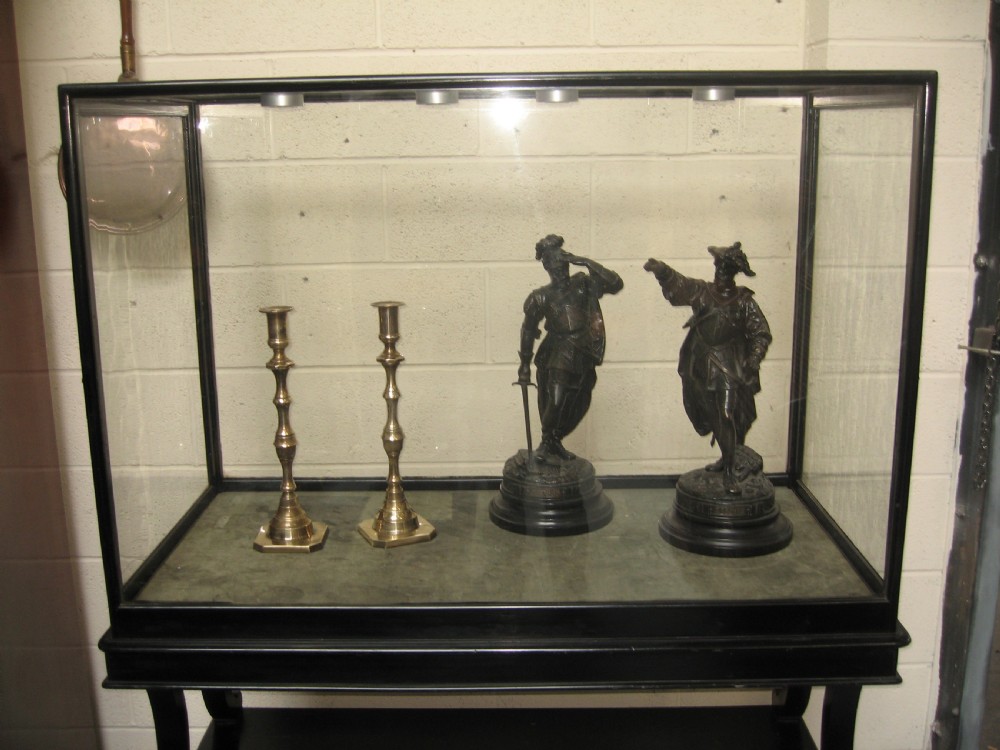 Shop  display show case  View VI