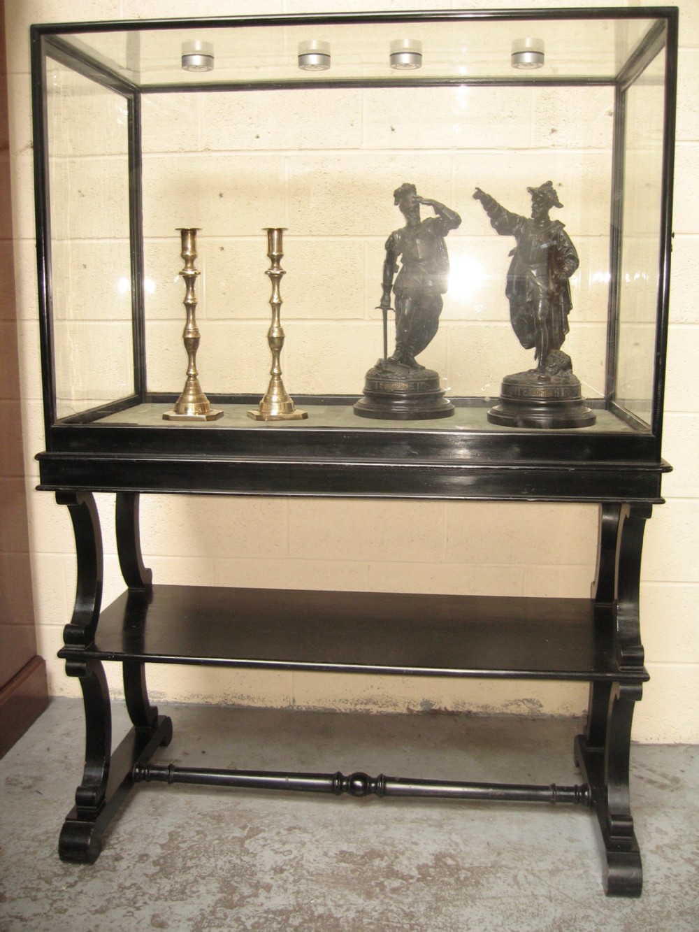 Shop  display show case  View IX