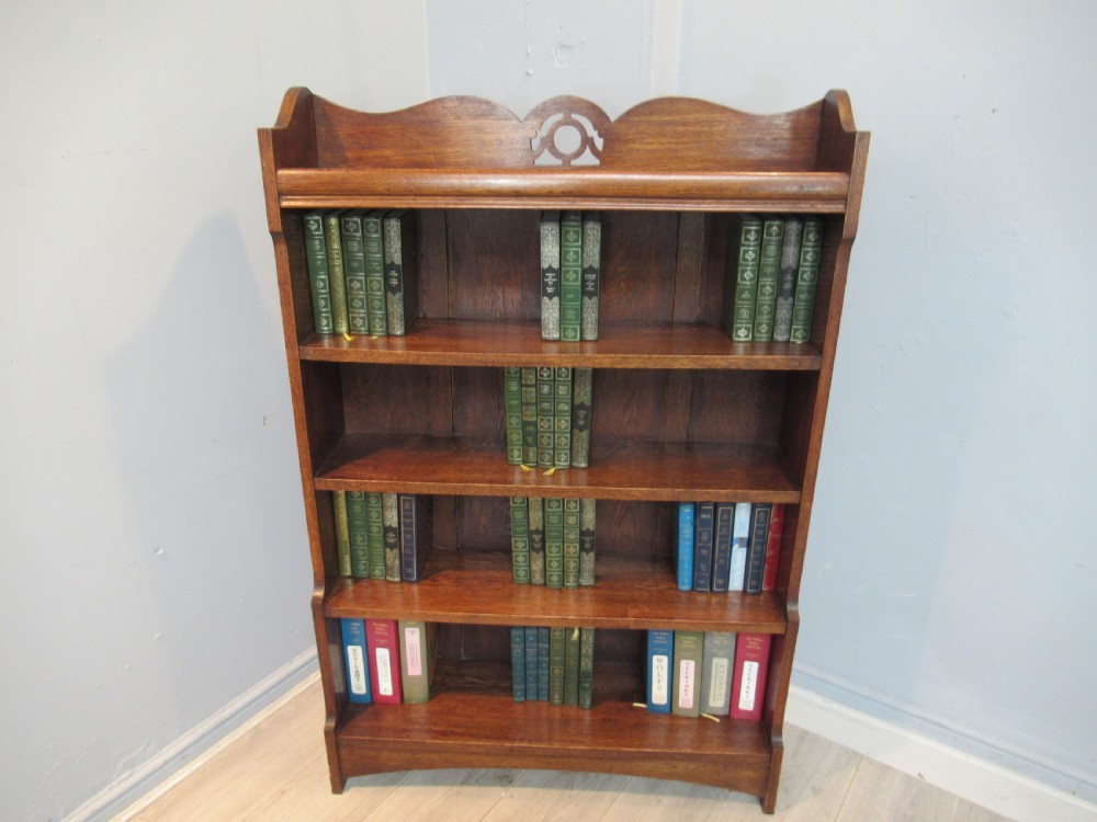 Oak open bookcase View VII