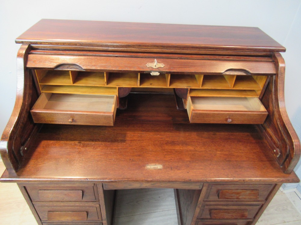 Small oak roll top  desk View IV
