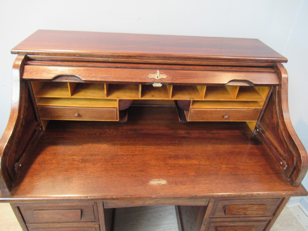 Small oak roll top  desk View V