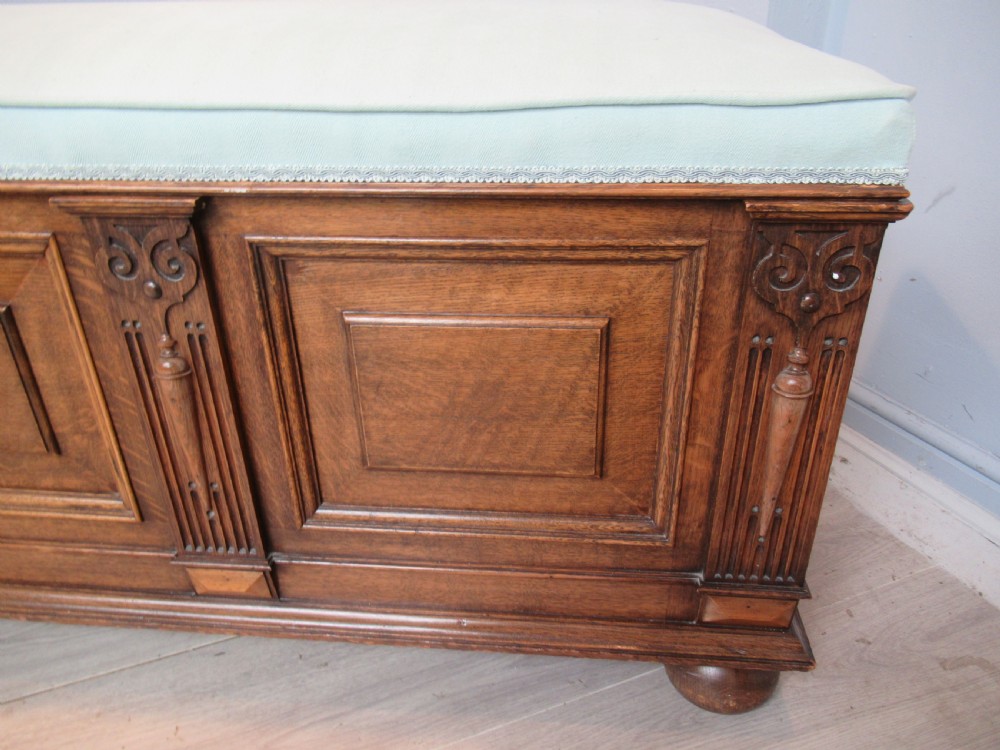 Long oak bedding box View II