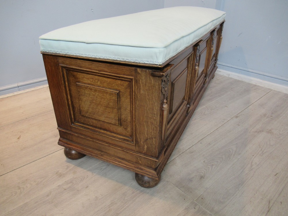 Long oak bedding box View IV