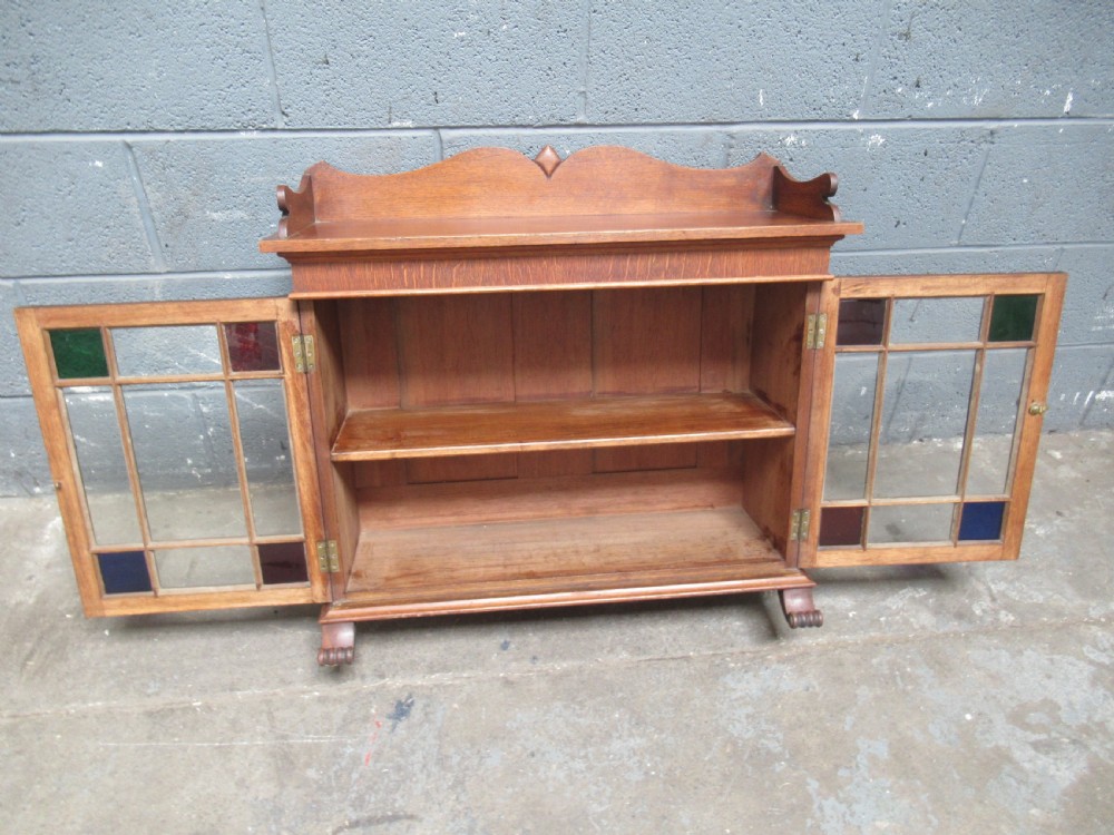 Small oak  display  cabinet  View VI