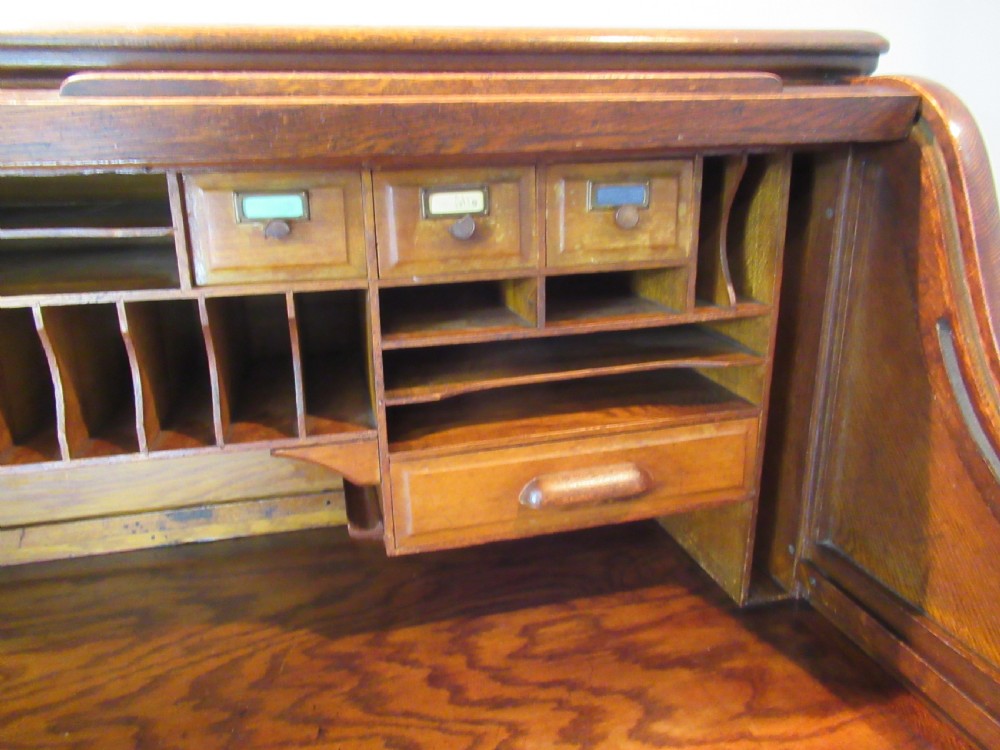 Large oak roll top desk View VIII