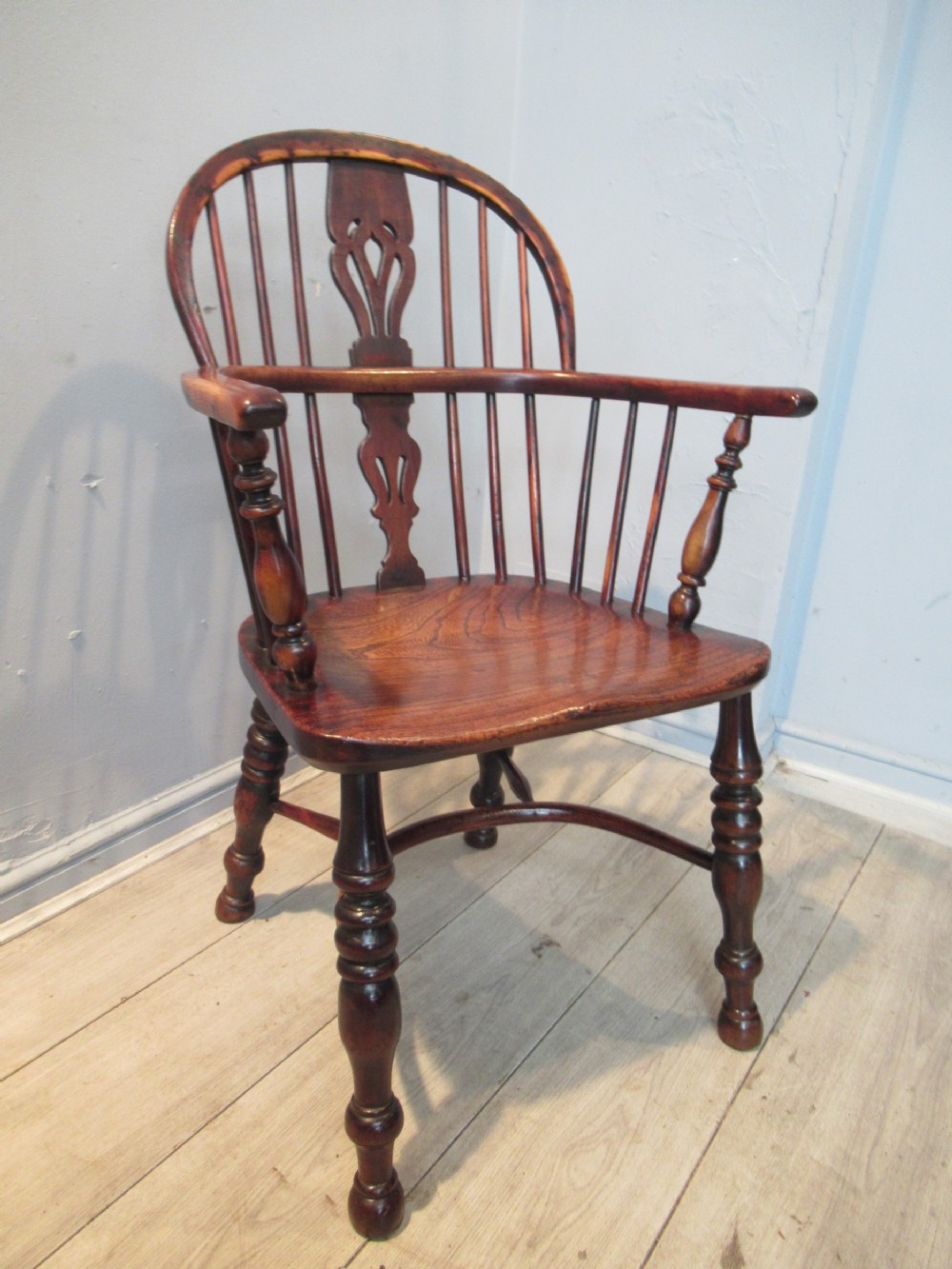 Good  yew wood low back Windsor arm chair