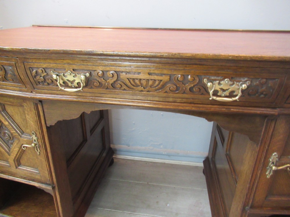 Oak knee hole desk View V