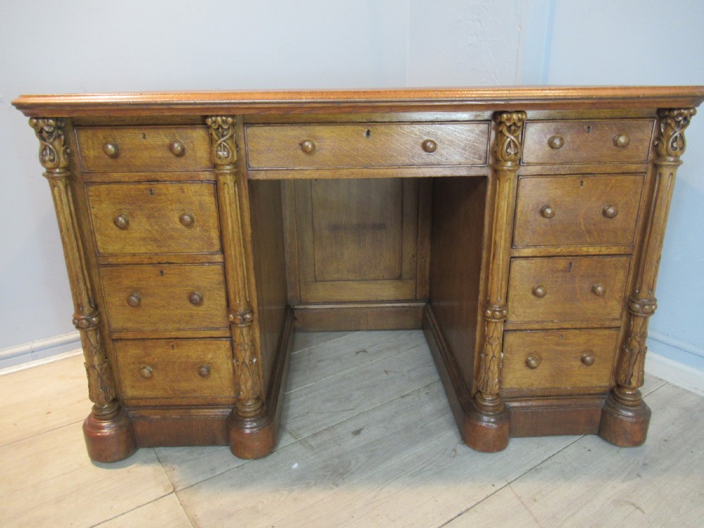 Victorian period oak knee hole   desk View II