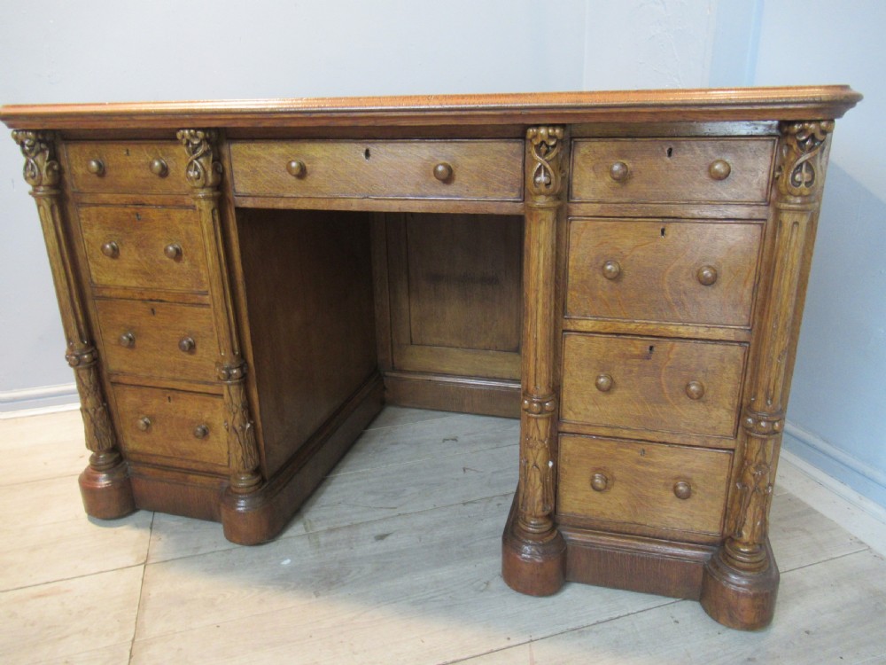 Victorian period oak knee hole   desk View III