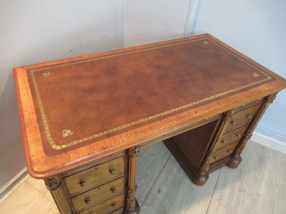 Victorian period oak knee hole   desk View VI