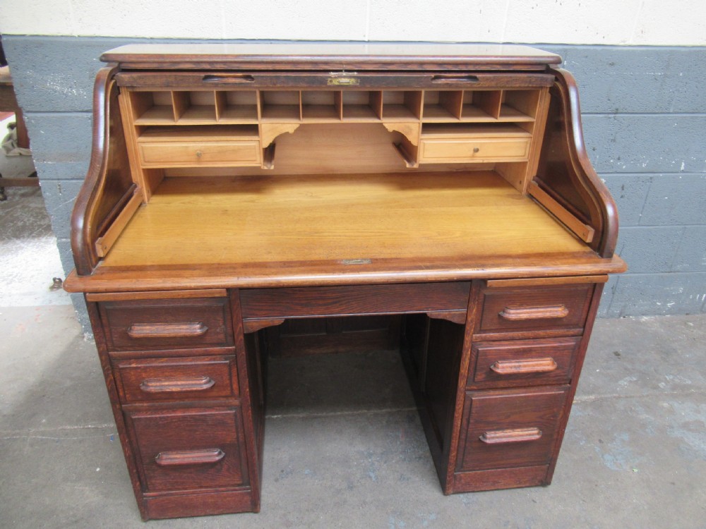 Oak roll top desk by Angus  makers View IV
