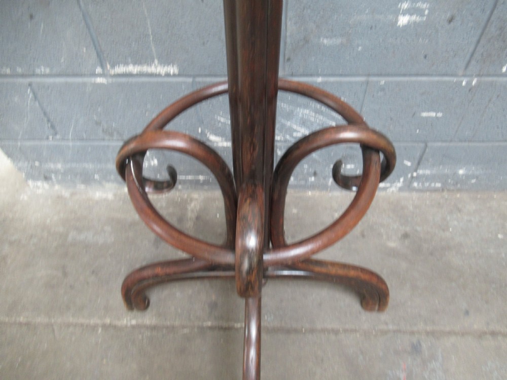 Bent wood hat and coat stand View IV