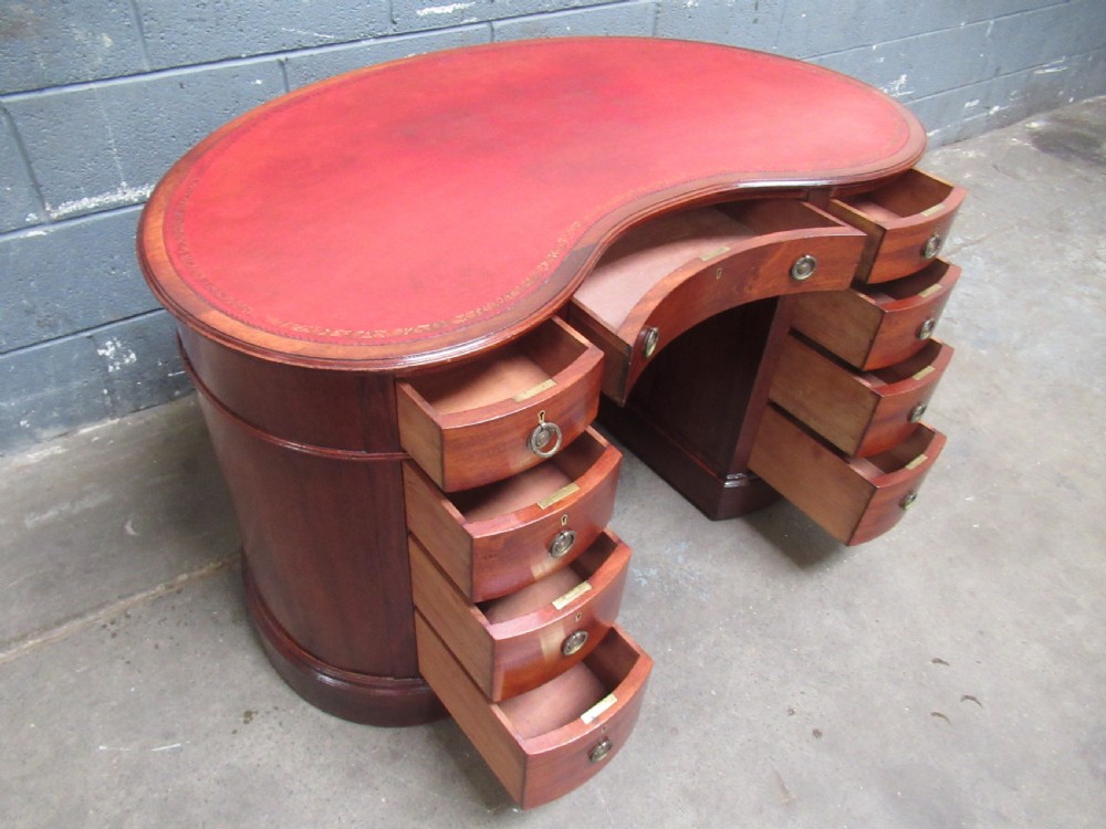 Edwardian mahogany kidney shaped knee hole desk View X