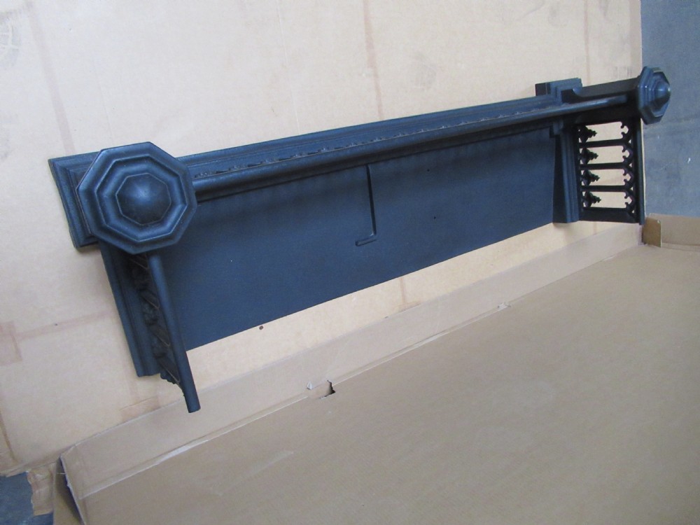 19th century large cast iron fire fender View IV