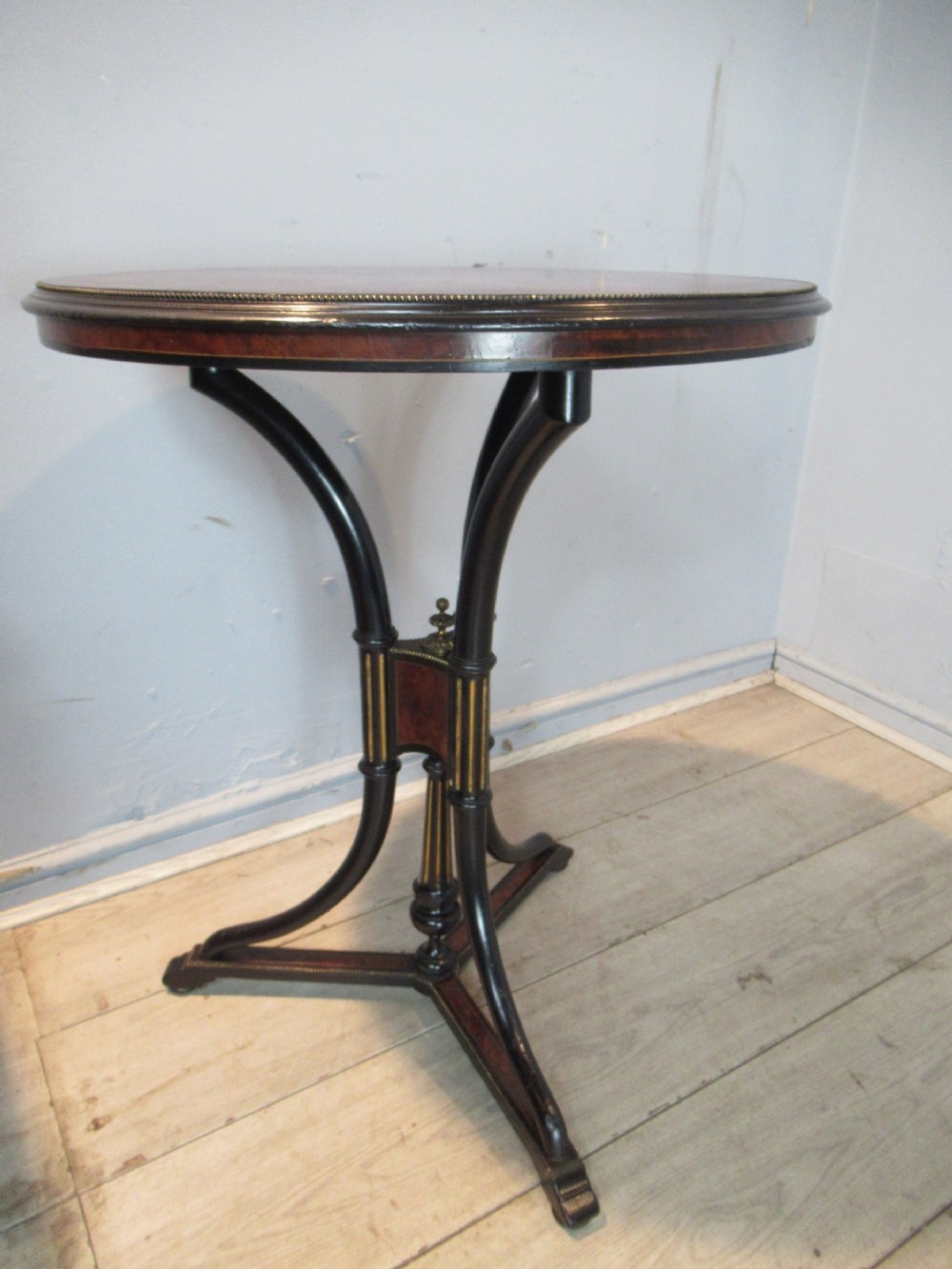 19th century circular Thuya   wood   table
