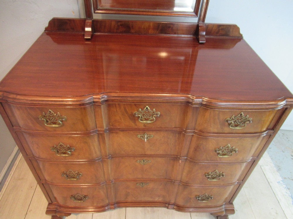 Good mahogany dressing chest by Waring and Gillows View VII