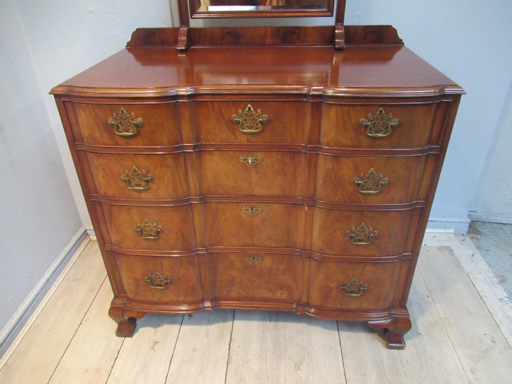 Good mahogany dressing chest by Waring and Gillows View XI