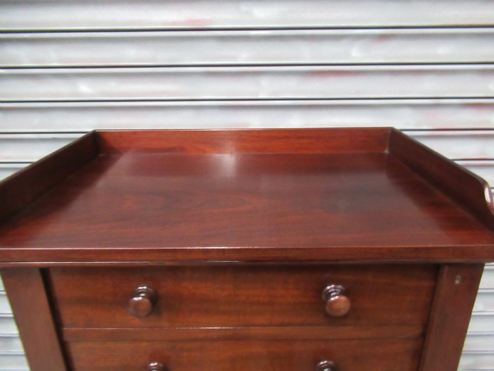 Good Victorian period  eight drawer mahogany Wellington chest  View IV
