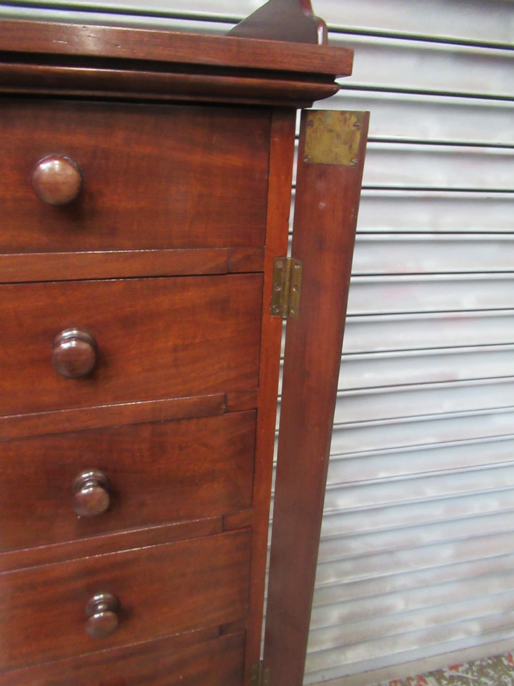 Good Victorian period  eight drawer mahogany Wellington chest  View IX