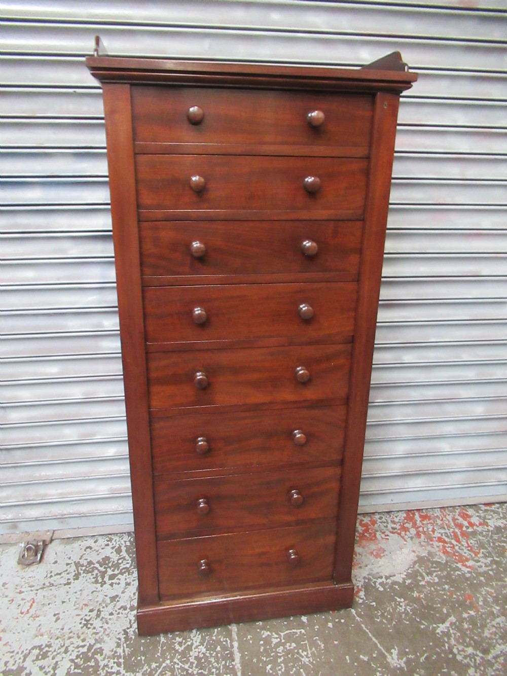 Good Victorian period  eight drawer mahogany Wellington chest  View X