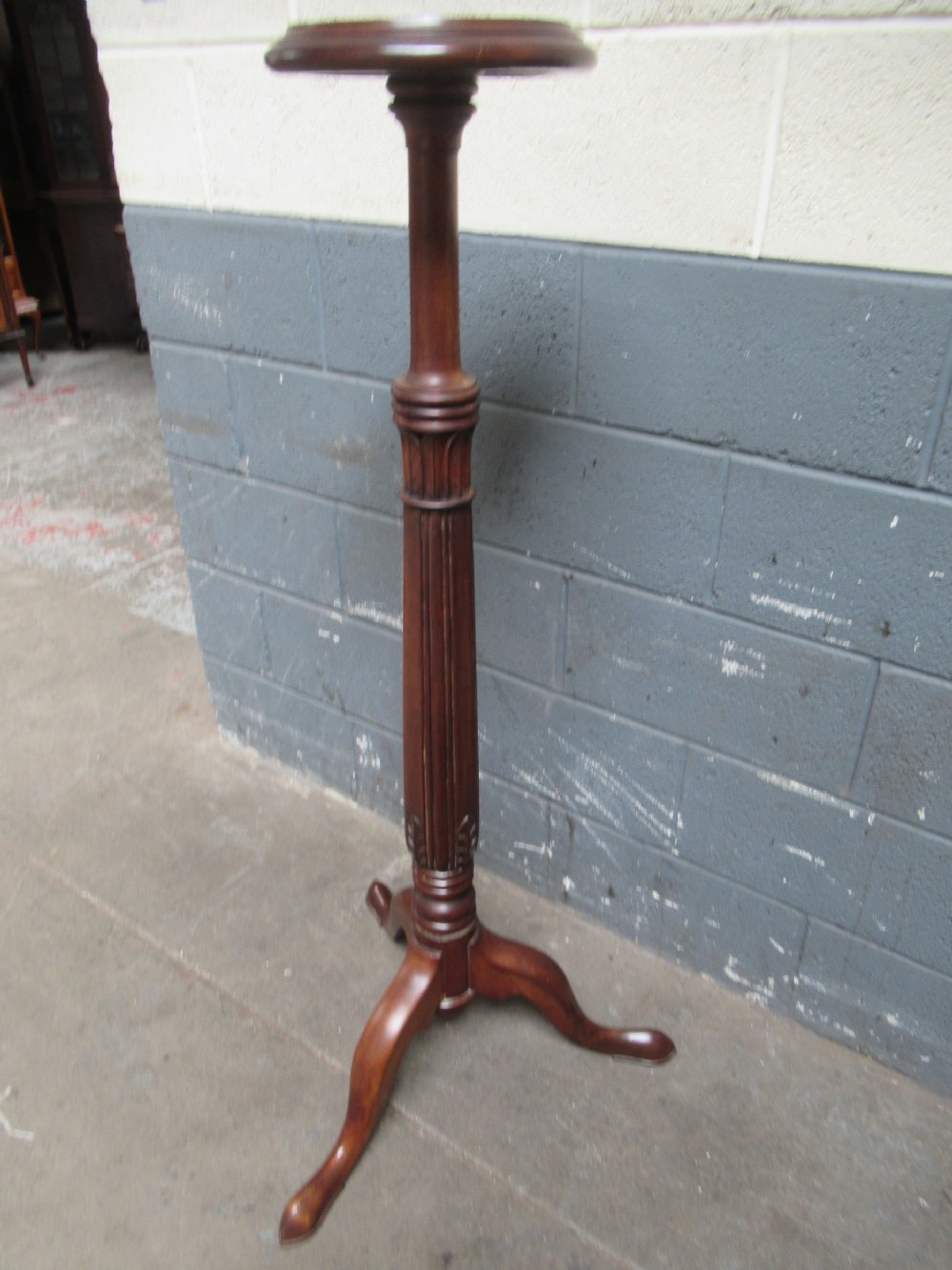 Edwardian mahogany plant or figure stand