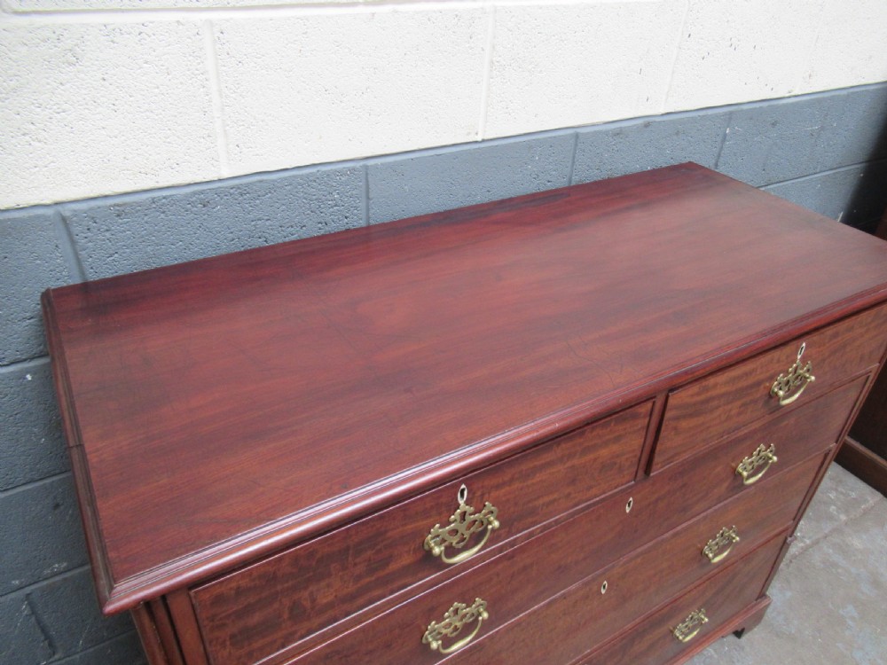 Large  mahogany  chest of drawers View VIII