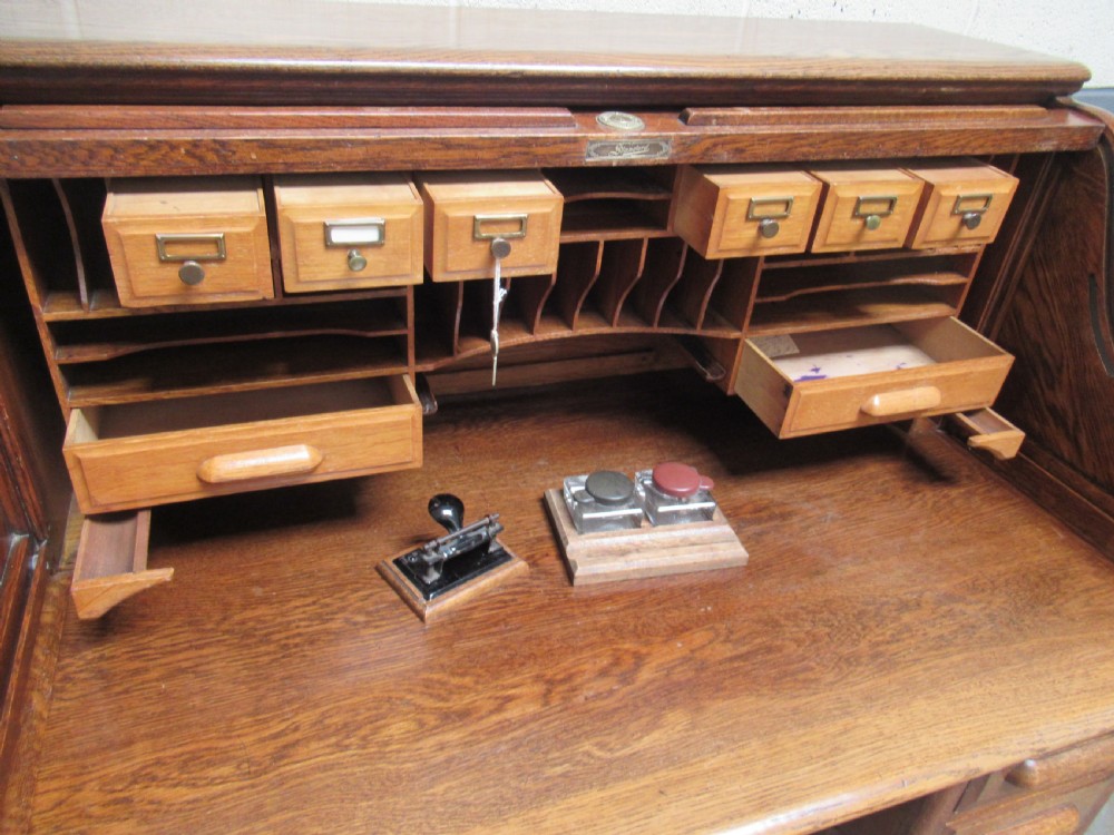 Oak Roll Top desk View IV