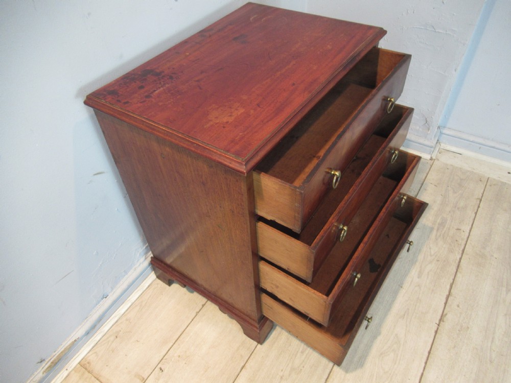 Small size Antique    Georgian period   mahogany  chest of drawers View VII