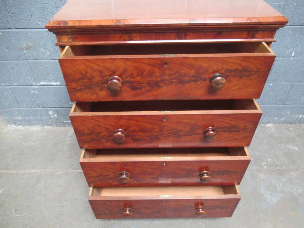 Good Victorian mahogany   chest of drawers View X