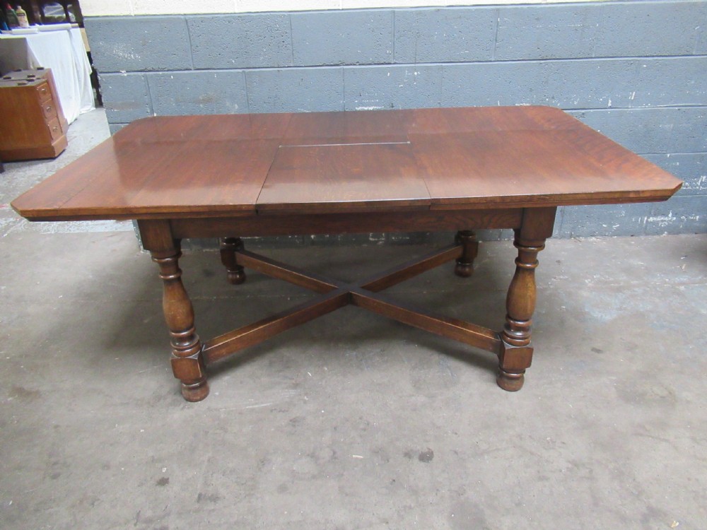 1920s Oak extending dining table